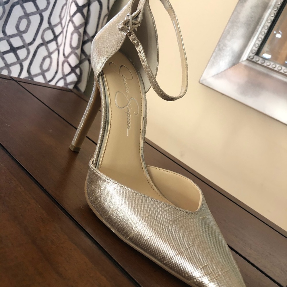 Heels - Picture 2 of 4